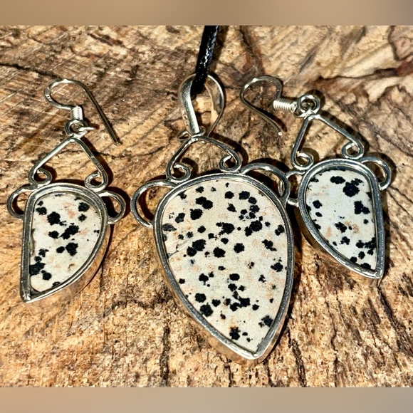 Dalmatian Jasper Set Pendant & Earrings - Picture 4 of 9